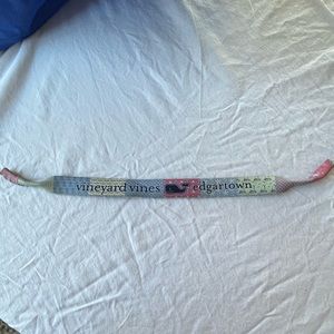 Vineyard vines croakie